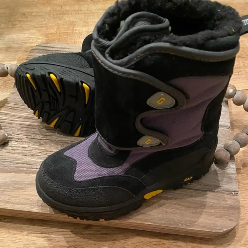 Vintage‎ Gap Youth Size 12 Thinsulate Black/Gray Snow Boots